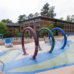 williamsburg-woodlands-hotel-suites.williamsburghotelsusa.com/