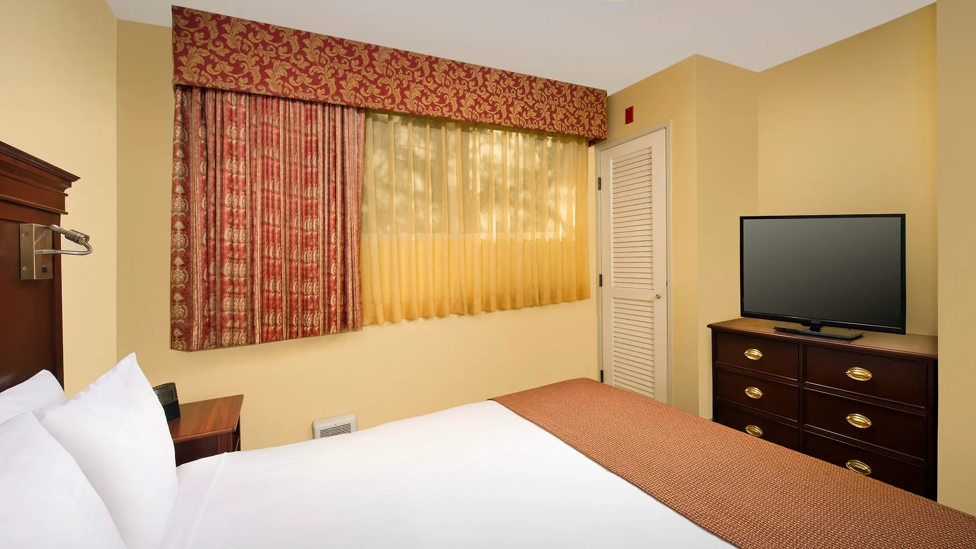 מלון פורטלנד Park Lane Suites & Inn
